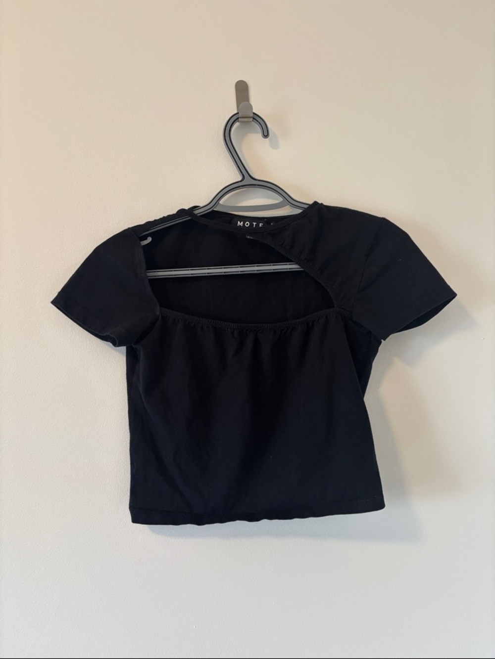 Motel Rocks Black Short Sleeve Cutout Crop Top Size S